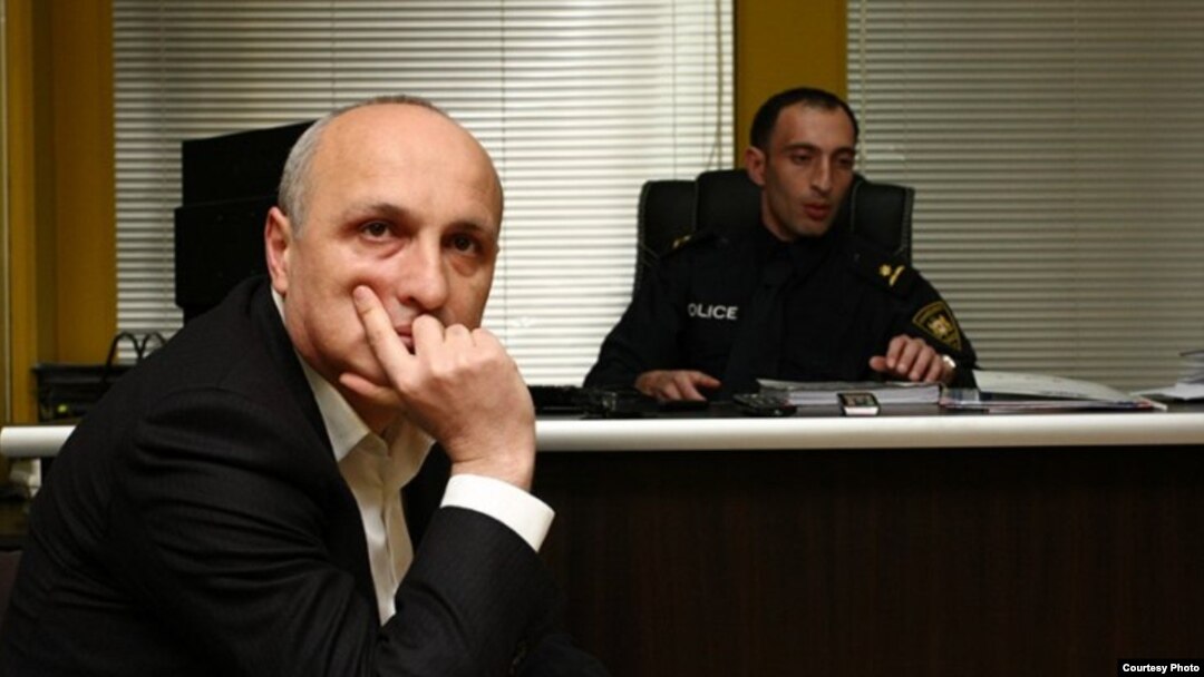 Нынешний глава МВД однозначно заявил дирломатам, что эти преступления были совершены сотрудниками силовых структур во время правления "Национального движения"