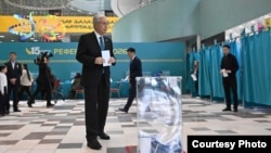 Prezident Kasym-Žomart Tokaýew ses berýär. Astana, 15-nji mart, 2026.