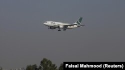 Pakistan hopes to restart the privatization sale of its national airline in the coming months.