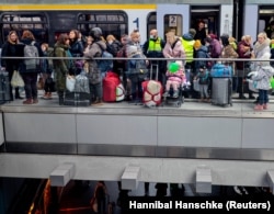 Українські біженці на залізничній станції в Берліні, 14 березня 2022 рік