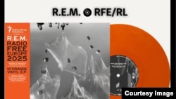 Диски оҳанги R.E.M. дар бораи Радиои Озодӣ