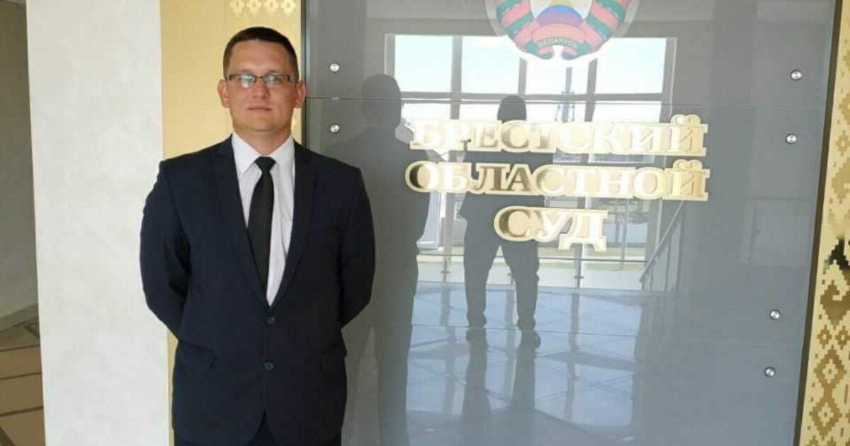 Menga porno oqish uchun stimulyator berildi. külotlu çorapda eshakda onanizm