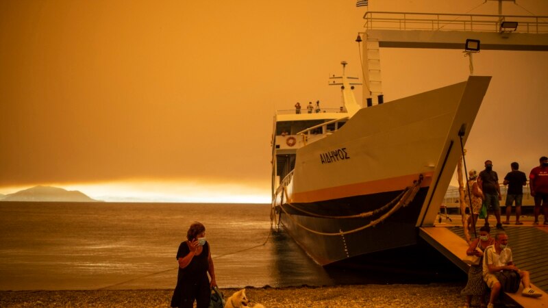 Greqi: 11 të zhdukur pasi trageti u kaplua nga zjarri