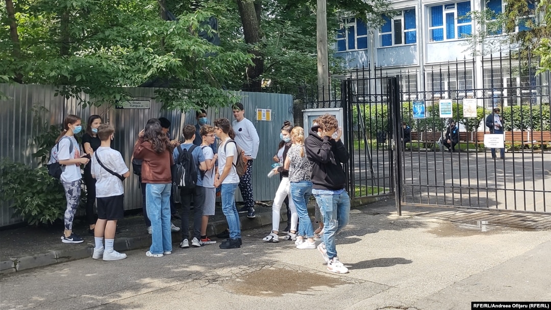 Elevii susțin proba la Matematică la Evaluare Națională 2021