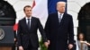 Mână-n mână. Președinții Emmanuel Macron și Donald Trump în aprilie 2018, la Washington. 