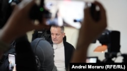 Vladimir Plahotniuc, adus la ședința de judecată de la Judecătoria Chișinău, sediul Buiucani, pe 2 decembrie 2025