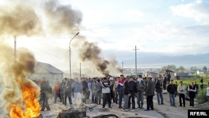 Жыныстық сау қара адам майлы әйелді трахает