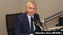 Deputatul Florin Roman în studioul de la Chișinău al Europei Libere