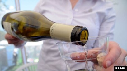 Ayolning mushukini tayoq va kamar bilan urish onlayn videolar Pichoq bilan silikon mushukni qanday qilish kerak (foto)