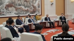 Эрлист Акунбеков Кытайдын “CNPC” жана “Sinopec” корпорацияларынын жетекчилери менен жолугушту.