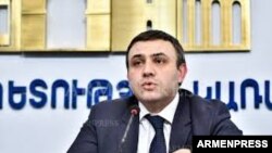 Заместитель министра экономики Варос Симонян, Ереван, 6 апреля 2020 г