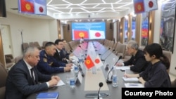 ӨКМ башчысы Канатбек Чыныбаевдин жапон элчиси Хирано Рюити менен жолугушуусу. 3-апрель, 2026-жыл.