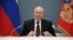 С гласуваните конституционни промени Владимир Путин ще може да остане на власт за нови два шестгодишни мандата след изтичането на настоящия му през 2024 г.