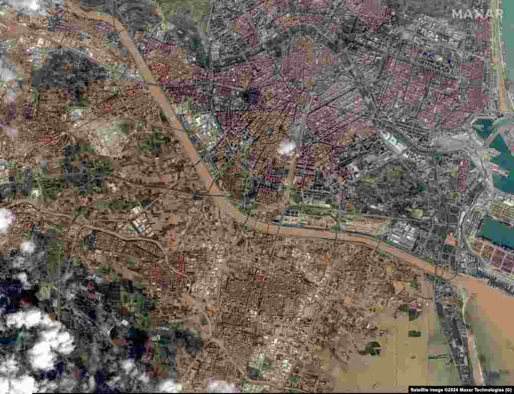 Перед повінню. Супутниковий знімок, Валенсія, Іспанія, 18 жовтня 2024 року. На знімку праворуч &ndash; Валенсія під час повені, 31 жовтня 2024 року