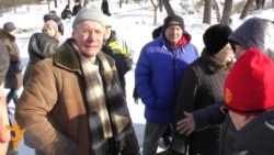 Красноярск в день памяти Немцова: "Нельзя митинговать, будем петь!"