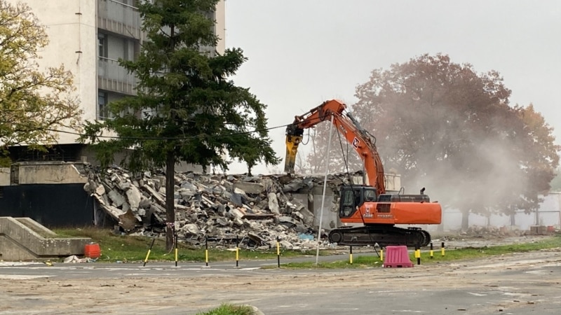 Demolition Begins Of Belgrade Landmark That Hosted Queens And Presidents