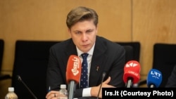 42-річний Міндаугас Сінкявічюс заявив, що роботу в уряді він розглядає «не як роботу промов, а як роботу рішень і результатів»
