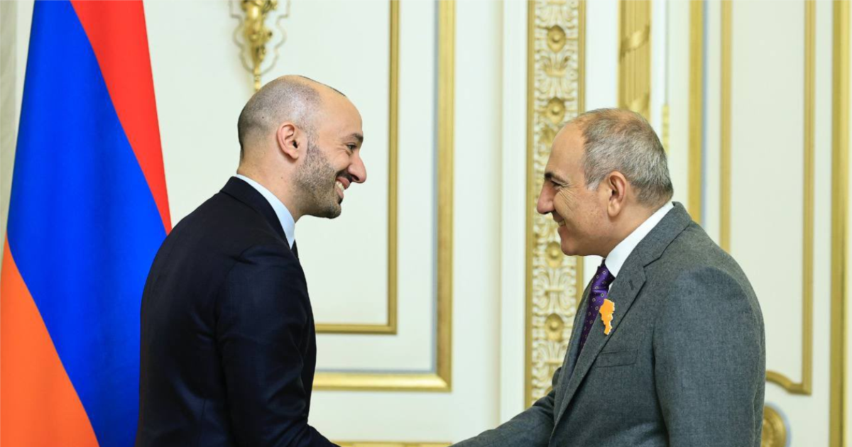 „ჩარევის საფრთხეებზე სამუშაოდ“ - სომხეთს საფრანგეთის ევროპის საკითხების მინისტრი ეწვია