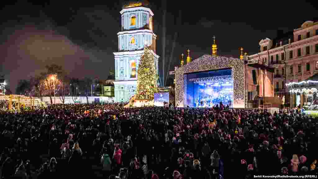 Новорічний простір чекає на відвідувачів аж до 16 січня