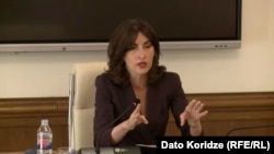 სადავო პარლამენტში, საგამოძიებო კომისიის სხდომაზე, 25 ივნისს საგარეო უწყების ხელმძღვანელს, მაკა ბოჭორიშვილს, უსმენდნენ.