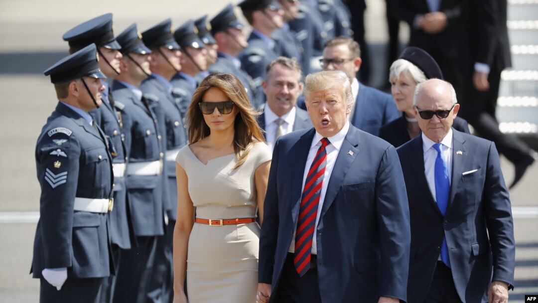 Donald Tramp sa suprugom Melanijom u Londonu 12. jula