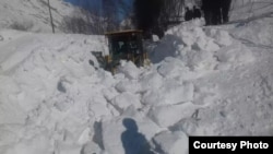 Расчистка от снега дороги Хорог-Ишкашим