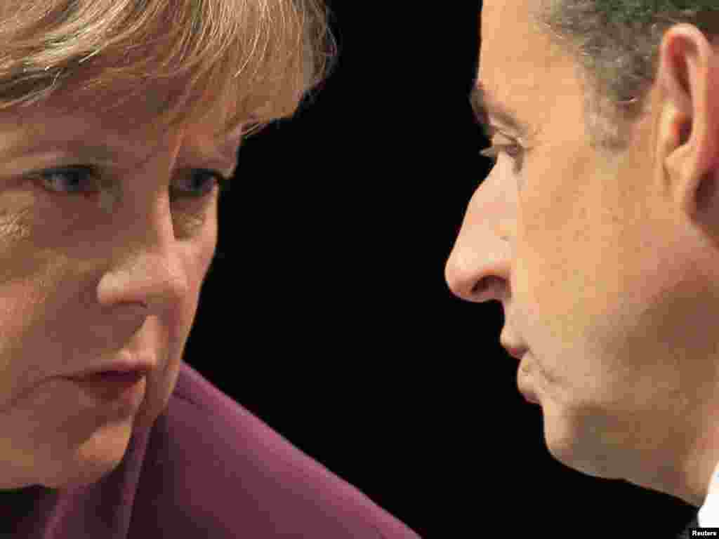 Predsjednik Nicolas Sarkozy i kancelarka Angela Merkel, 03.11.2011. Foto: Reuters / Charles Platiau 