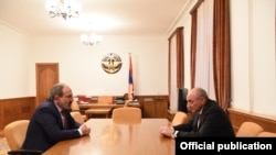 Встреча премьер-министра Армении Никола Пашиняна (слева) с президентом Нагорного Карабаха Бако Саакяном, Степанакерт, 11 марта 2019 г.
