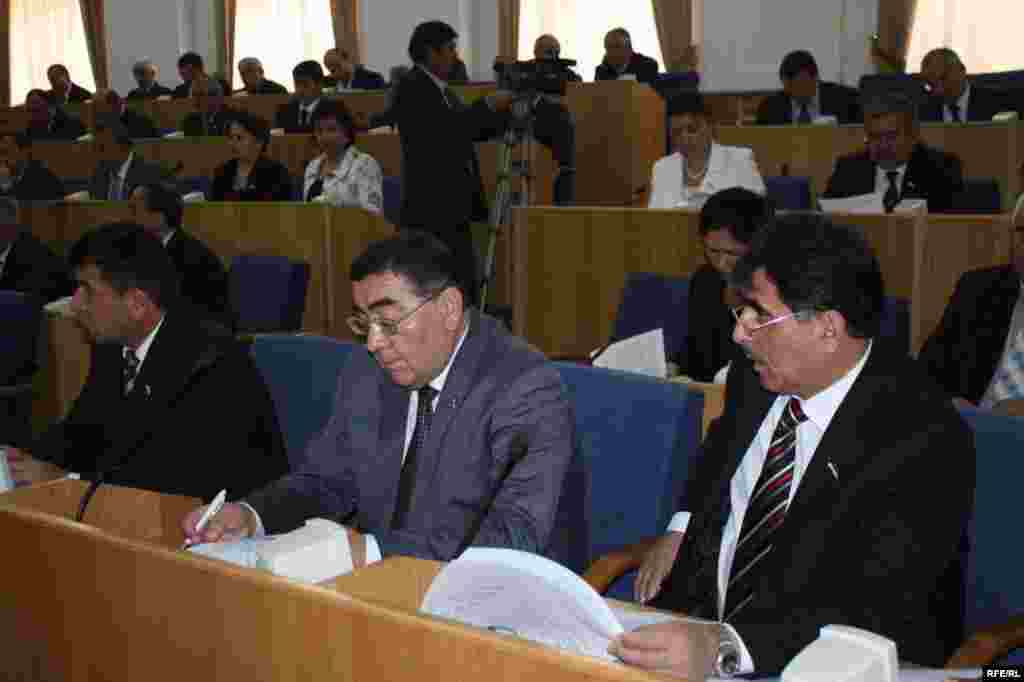 Он сӯи девори парлумон #84