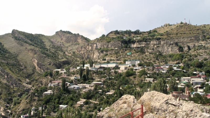 В Дагестане из-за обильных дождей рухнул исторический памятник