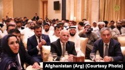 دیدار محمد اشرف غنی رئیس جمهور افغانستان با شماری از تاجران افغان مقیم امارات متحدۀ عربی