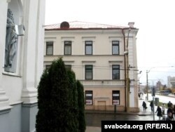 «Батароўка» знаходзіцца на цэнтральным пляцы Горадні