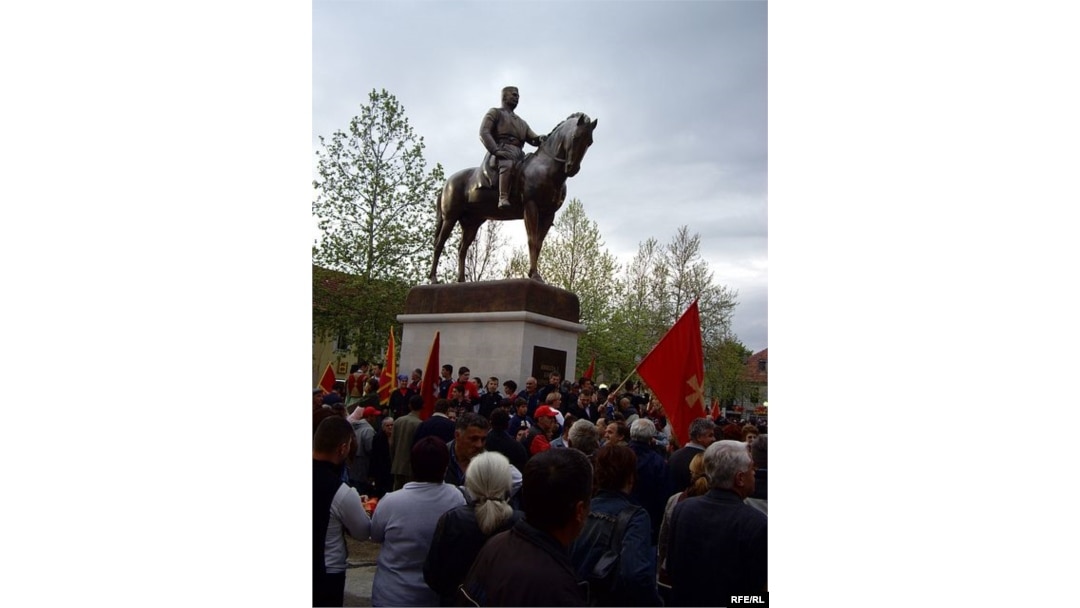 Памятник черногорскому королю Николе в Цетинье
