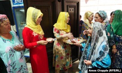 What To Wear: A Style Guideline For Tajik Women