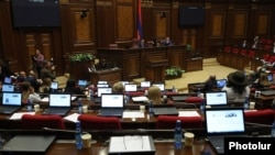 Armenia - The National Assembly debates the 2019 state budget, Yerevan, November 21, 2018.