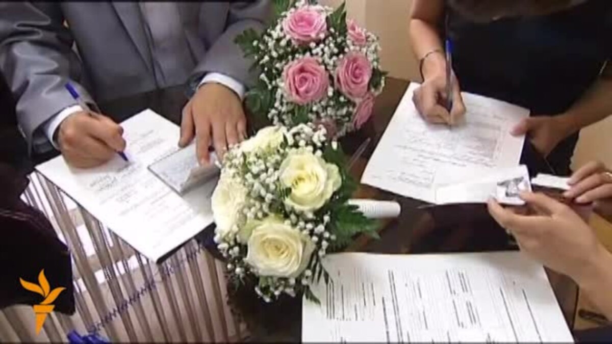 Russian Same Sex Couples Denied Marriage Registration 2828