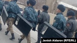 Военнослужащие на границе в Баткенской области, 18 декабря 2019 г.