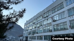 Майлуу-Суу лампа заводу. 