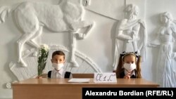 Septembrie 2020: început de an școlar sub semnul pandemiei de coronavirus, la Liceul Teoretic Român-Francez „Gheorghe Asachi”, Chișinău.
