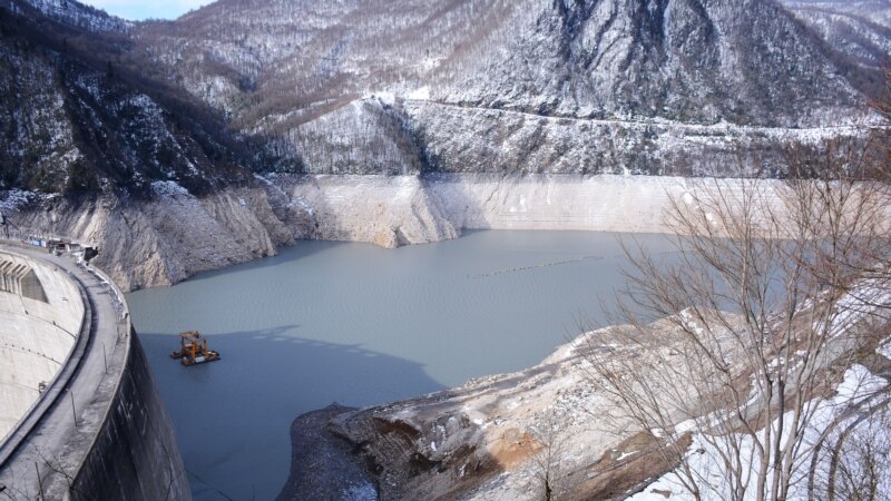 Ледники в горах Абхазии тают, но веерные отключения продолжаются