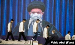 میل دوبارهٔ خامنه‌ای به تشکیل یک «دولت جوان حزب‌اللهی» چندان عجیب نیست، ولی او برای تحقق چنین رؤیایی با چند مسئلهٔ مهم مواجه است.
