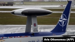 Авион за набљудување на системот за воздушно предупредување и контрола (AWACS) 