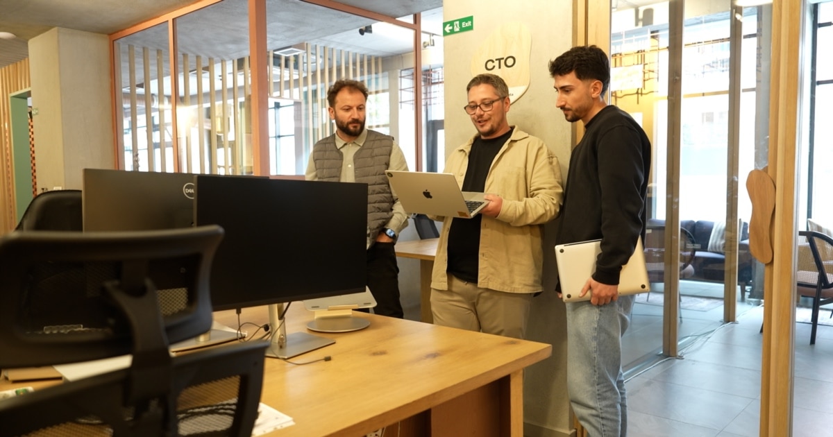  Zëvendësohemi nëse s e përdorim    Si po e ndryshon tregun e punës inteligjenca artificiale 