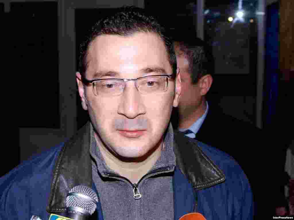 Премьер-министр Ладо Гургенидзе сказал репортерам, что голосовал за Михаила Саакишвили. Тбилиси 05 января 2008.