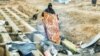 روزنامه قانون: گورخواب ها را با کتک از قبرستان نصیرآباد بیرون کردند