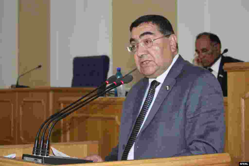 Он сӯи девори парлумон #97