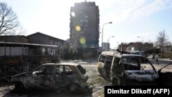 OEBS navod da je 15 je albanskih i srpskih novinara ubijeno, kidnapovano ili nestalo u vreme rata na Kosovu (Foto: Mitrovica nakon rata)