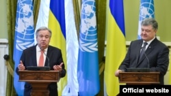 Генсекретар ООН Антоніу Ґутерріш і президент України Петро Порошенко у Києві, 9 липня 2017 року