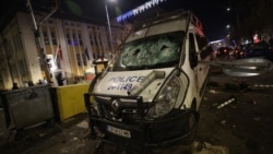  Хора с маски и полицейско безучастие. Как мирният митинг ескалира 