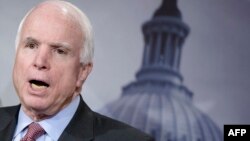 Senatori republikan, John McCain 